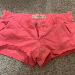 Hollister Women's salmon Shorts